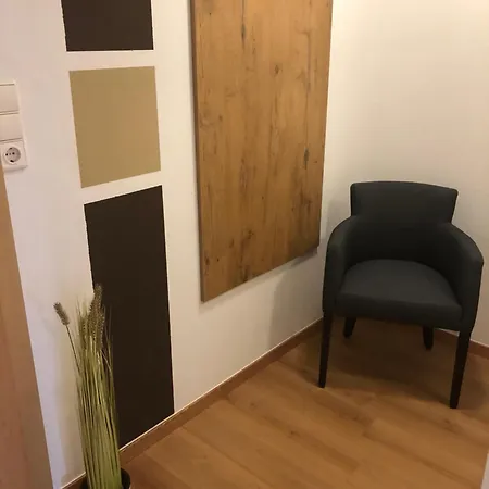Gruenfelder Apartment