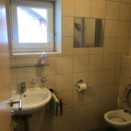 Gruenfelder Apartment *