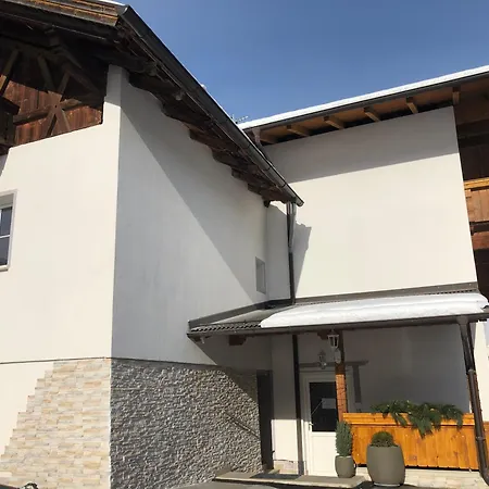 Gruenfelder Apartment