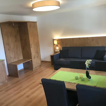 Gruenfelder Appartement Oberperfuss