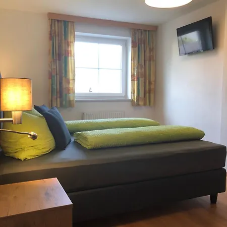 Gruenfelder Oberperfuss