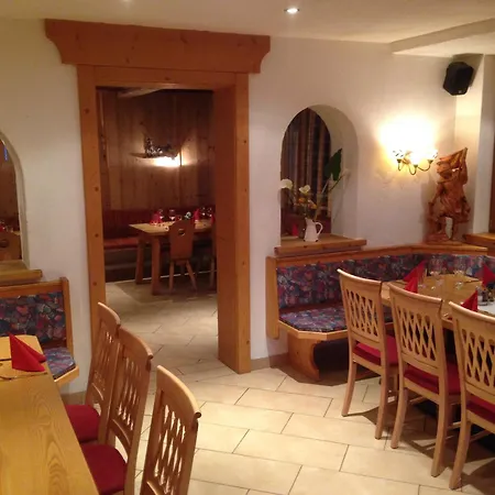 Gruenfelder * Oberperfuss